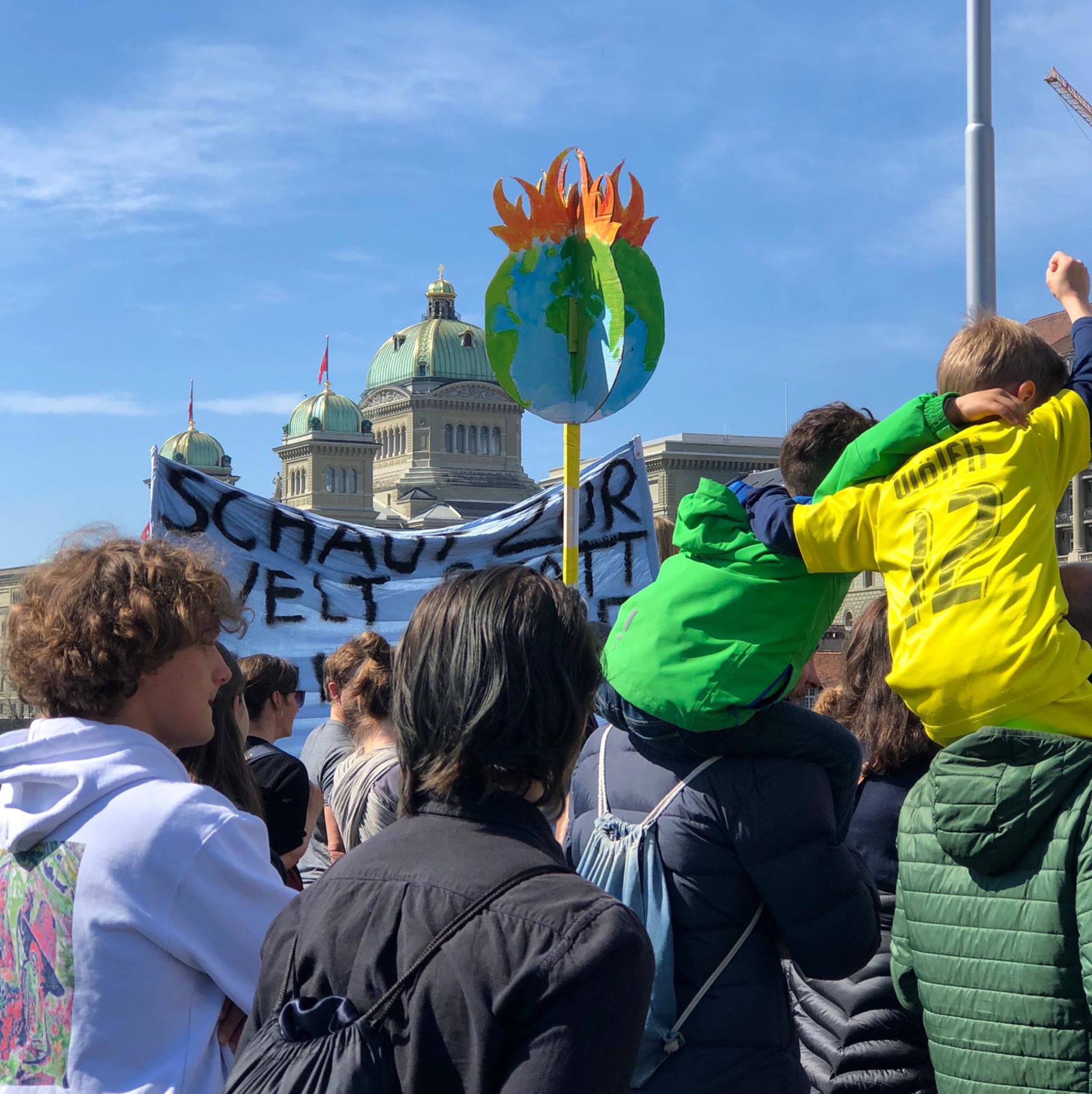 Teilnehmer*innen einer Klimademo